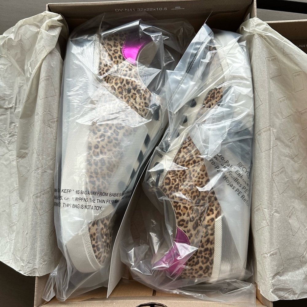 NEW Dolce Vita Zina Leopard Print Sneakers, Women’s size 10